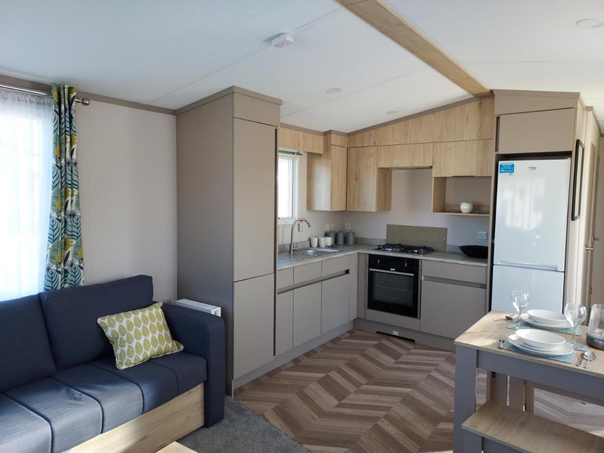 Hoburne Bashley Self-Catering Holiday Home New Milton Bagian luar foto