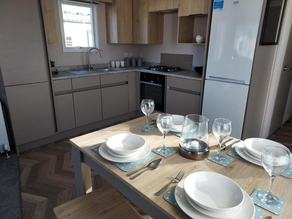 Hoburne Bashley Self-Catering Holiday Home New Milton Bagian luar foto