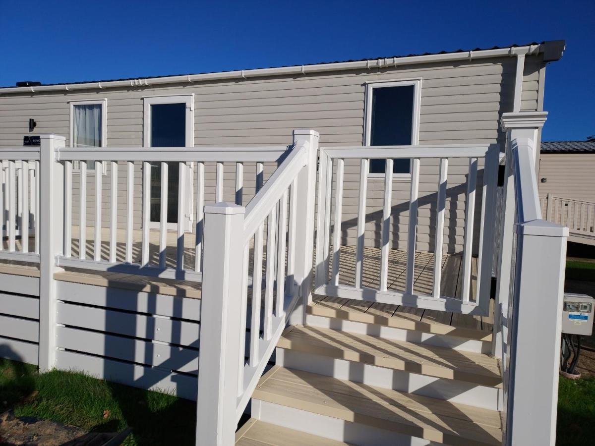 Hoburne Bashley Self-Catering Holiday Home New Milton Bagian luar foto