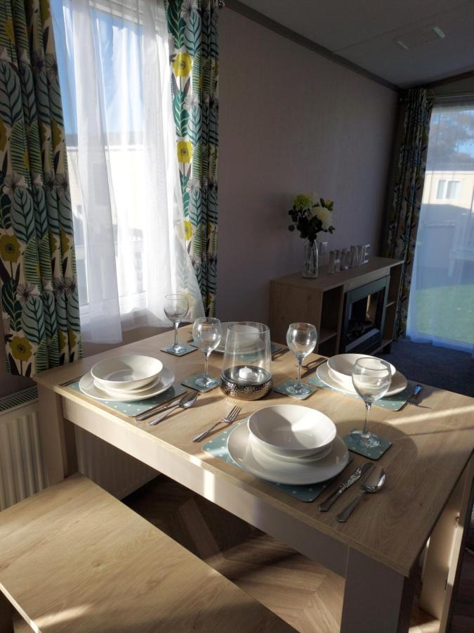 Hoburne Bashley Self-Catering Holiday Home New Milton Bagian luar foto