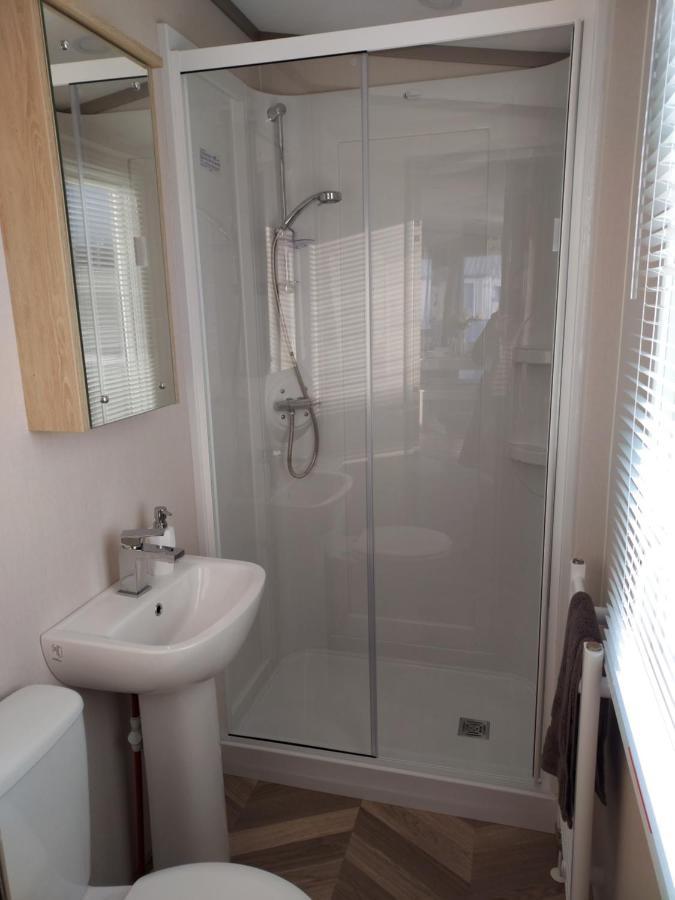 Hoburne Bashley Self-Catering Holiday Home New Milton Bagian luar foto